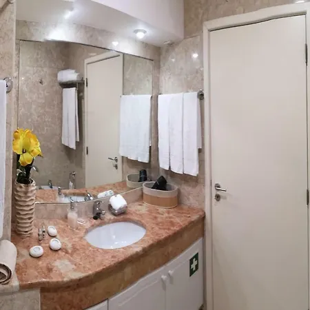 Rocha Varandas Lotus *