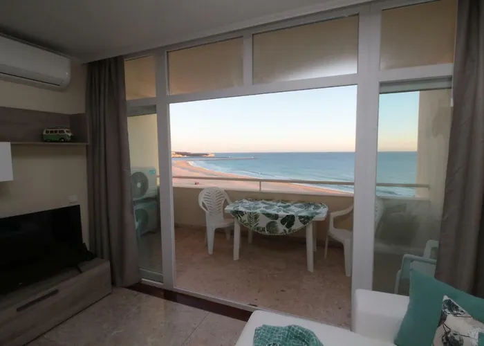 Rocha Varandas Lotus * פורטימאו