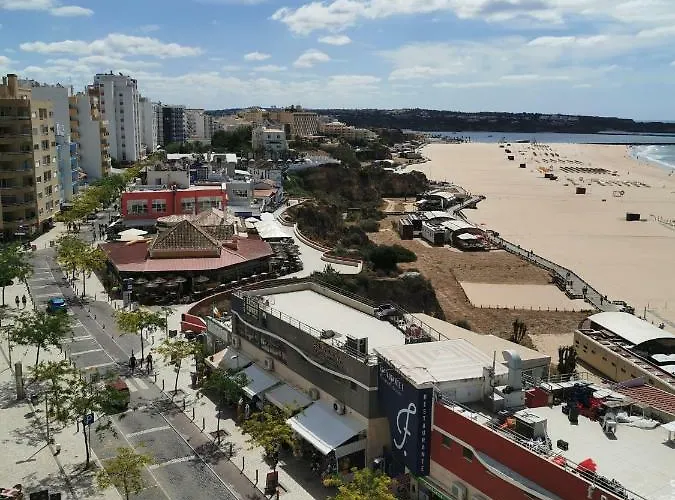 Rocha Varandas Lotus *