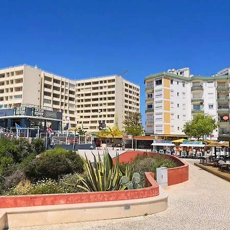 Rocha Varandas Lotus Apartment