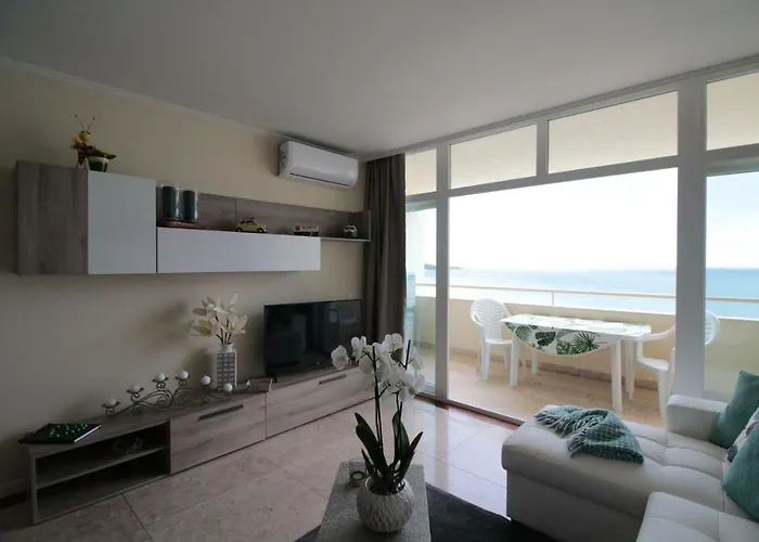 Rocha Varandas Lotus