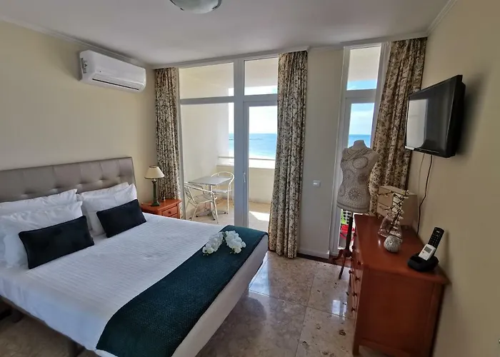 Rocha Varandas Lotus *