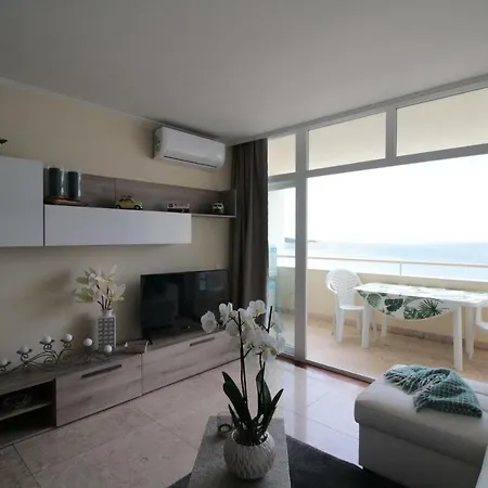 Rocha Varandas Lotus