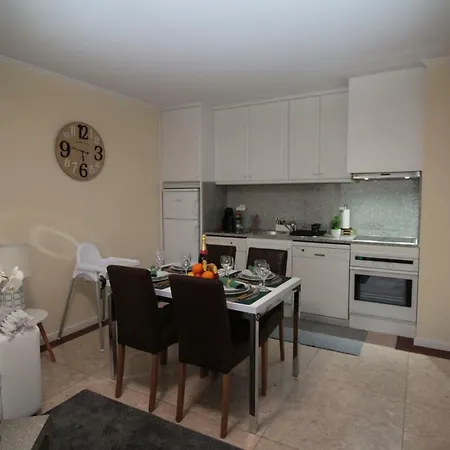 Апартаменти Rocha Varandas Lotus Портіман